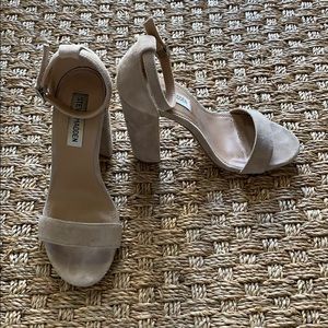 Steve Madden Size 7 Taupe Suede Pumps